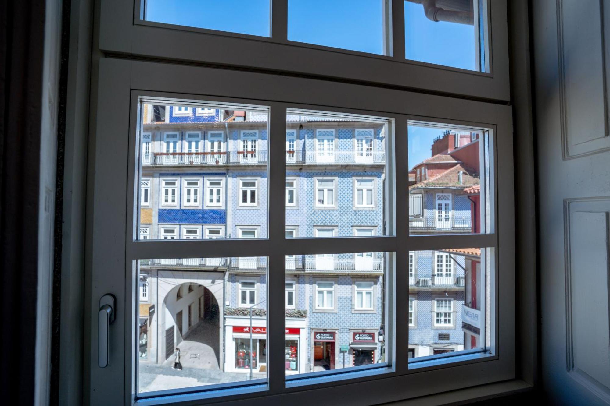 Authentic * Oporto
